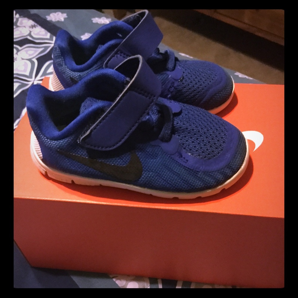 Toddler Boy’s Nike Sneakers w/Box